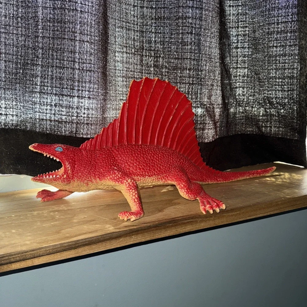 Vintage U.K.R.D. 1986 Dor Mei Spinosaurus Dinosaur Figure 16
